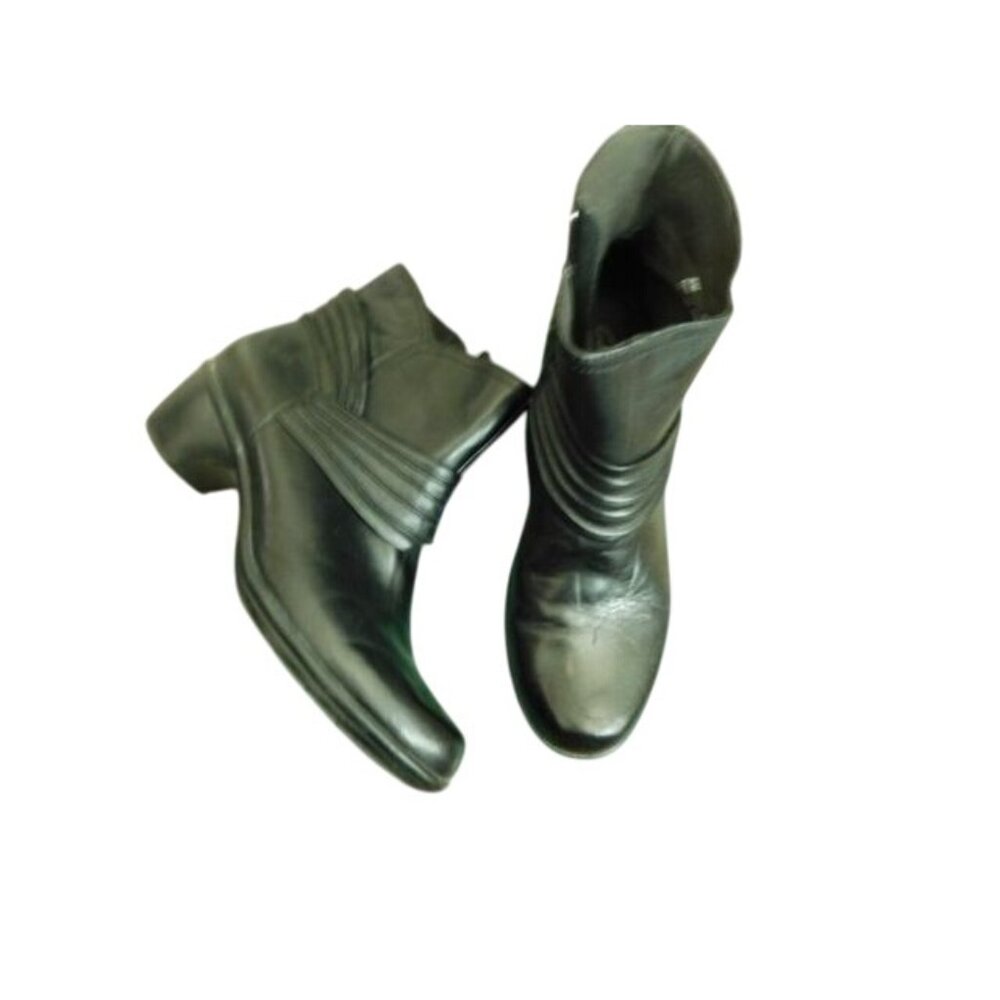 Clarks Size 9M Bendables Black Ankle Boots W/Box